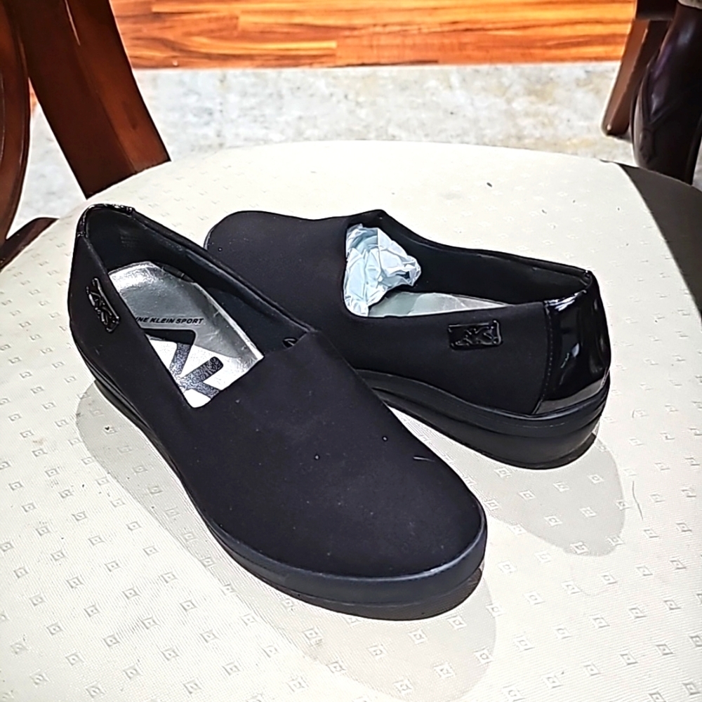 AK ANNE KLEIN Sports Soft Cushioned Shoes Black size 6M  NIB